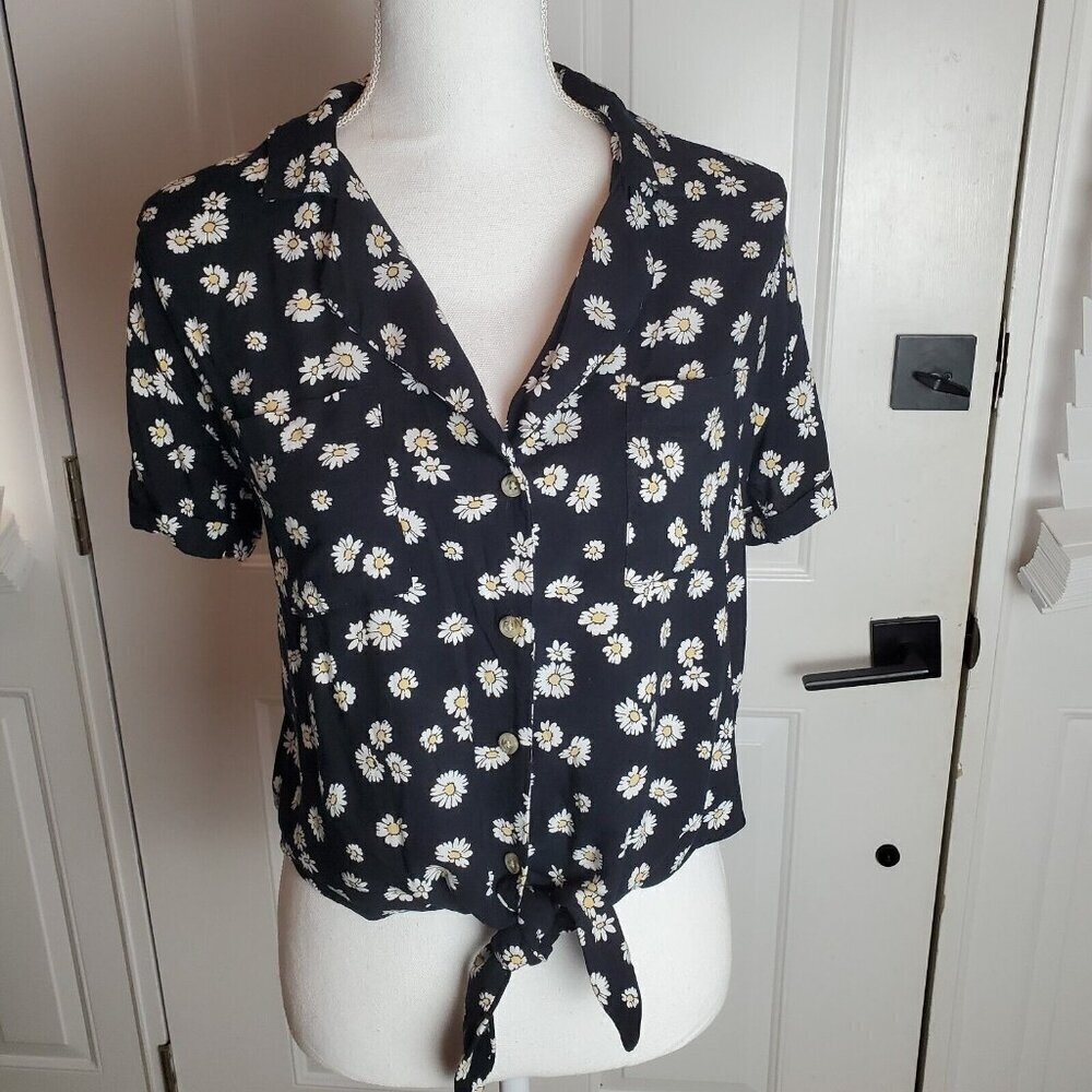 Hollister Cropped Button Up Shirt XS/S Black Tie Front Floral Festival Daisy